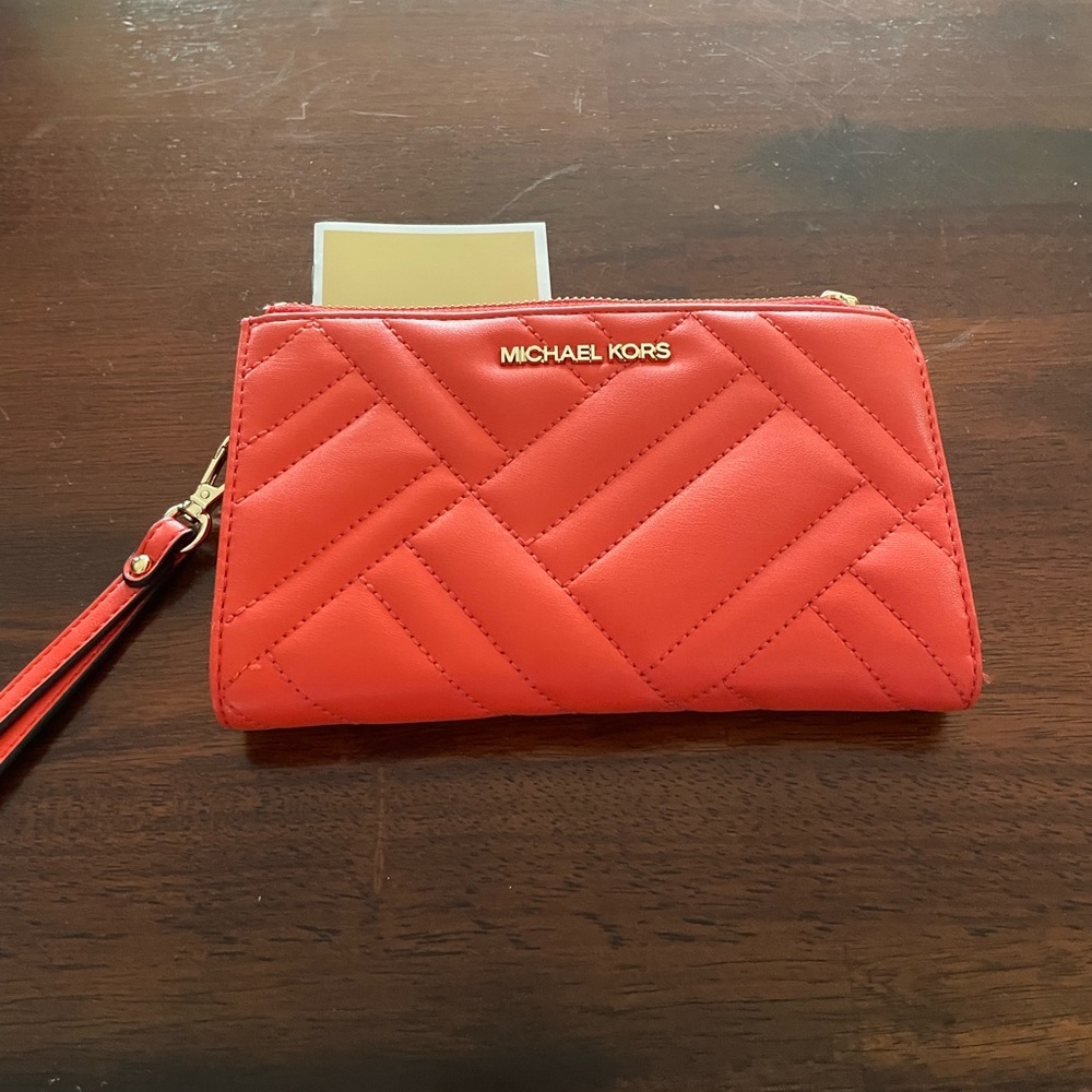Michael Kors Peyton double zip quilted leather wallet wristlet.